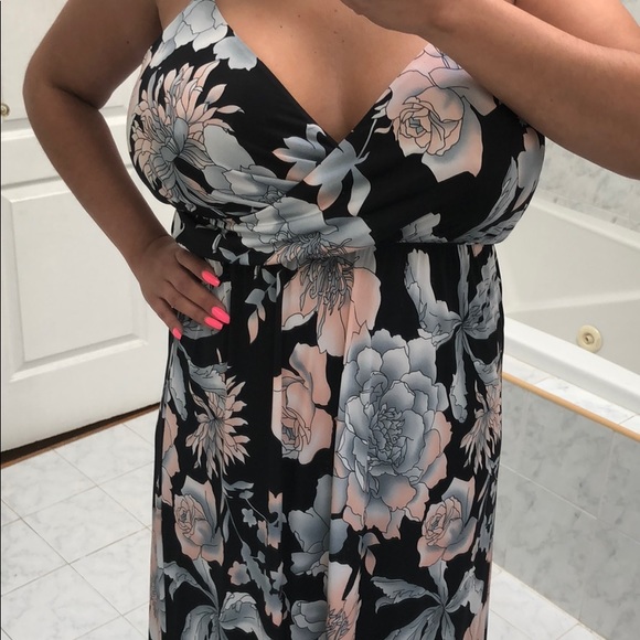 BLACK FLORAL MAXI DRESS - Picture 6 of 6